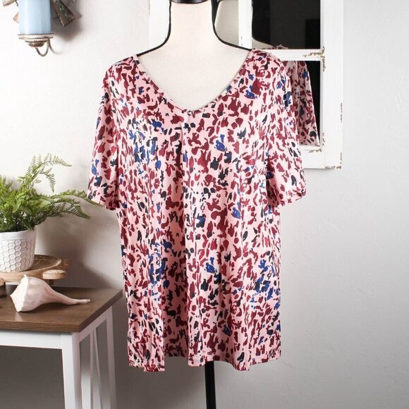Bloomchic V Neck Animal Print T-shirt, NWT, Size 14-16 or 1X - Picture 2 of 7